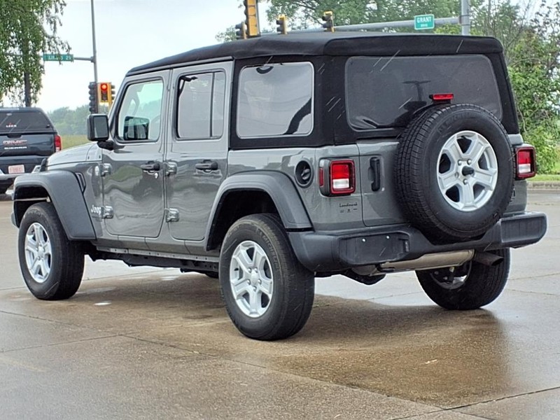 Jeep Wrangler Unlimited Vehicle Full-screen Gallery Image 3