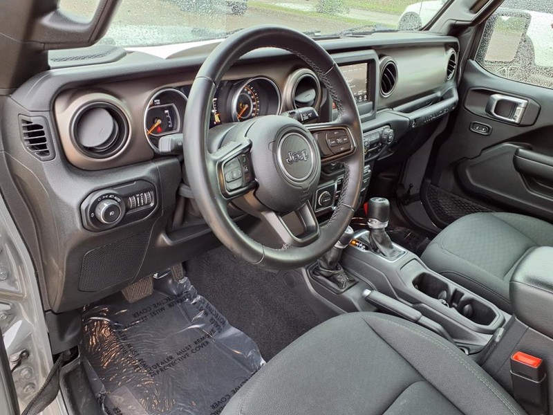 Jeep Wrangler Unlimited Vehicle Full-screen Gallery Image 5