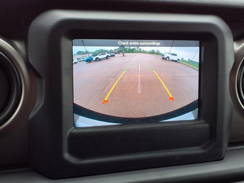 Jeep Wrangler Unlimited Vehicle Full-screen Gallery Image 10