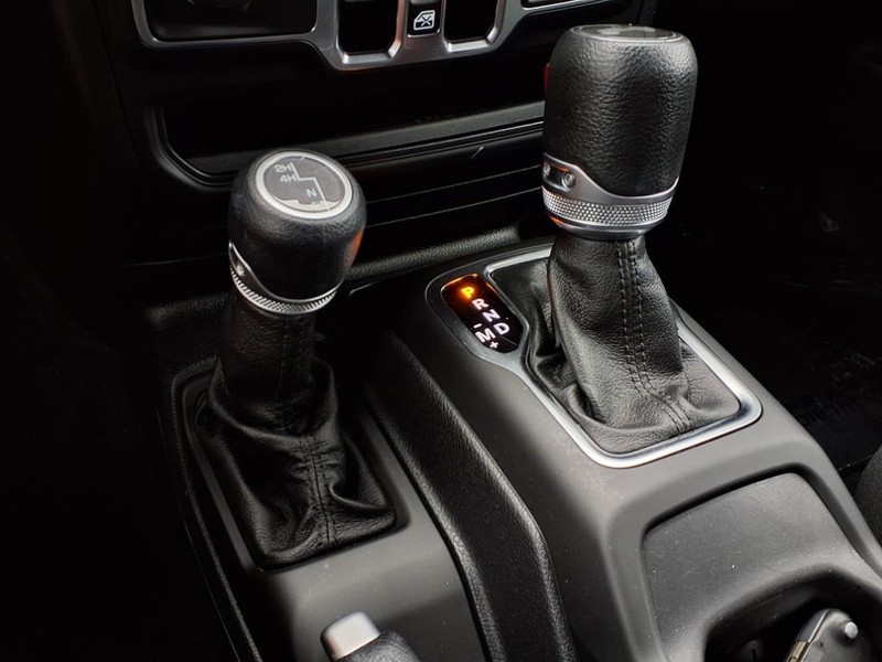 Jeep Wrangler Unlimited Vehicle Full-screen Gallery Image 13