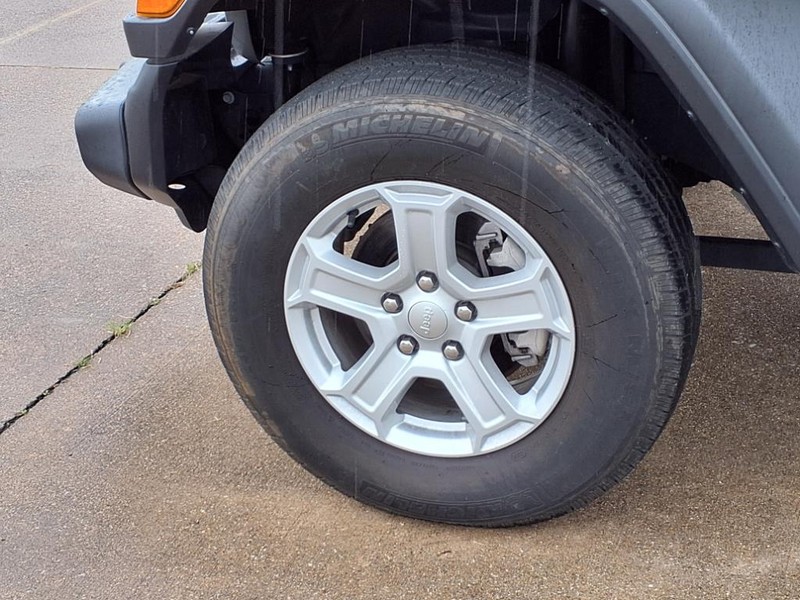 Jeep Wrangler Unlimited Vehicle Full-screen Gallery Image 22