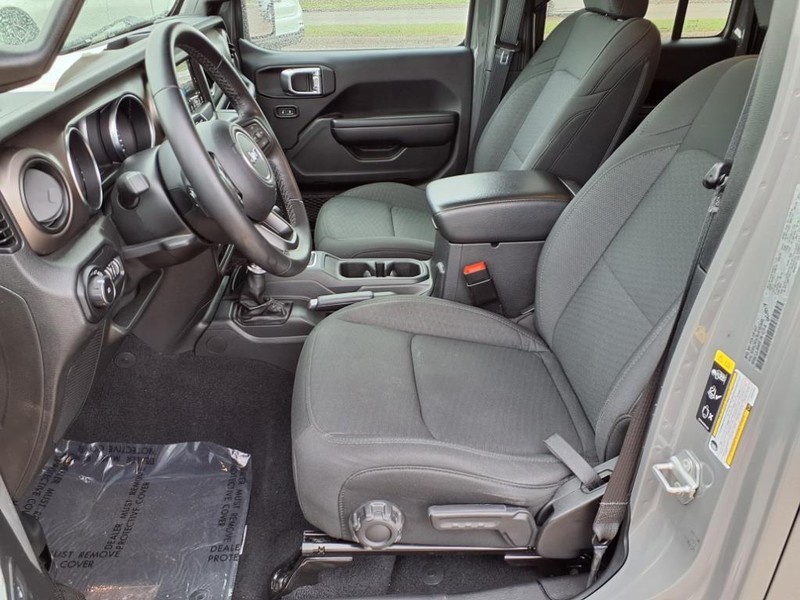 Jeep Wrangler Unlimited Vehicle Full-screen Gallery Image 23