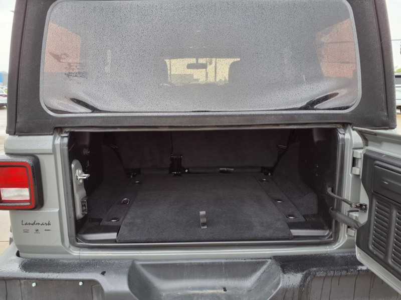 Jeep Wrangler Unlimited Vehicle Full-screen Gallery Image 25