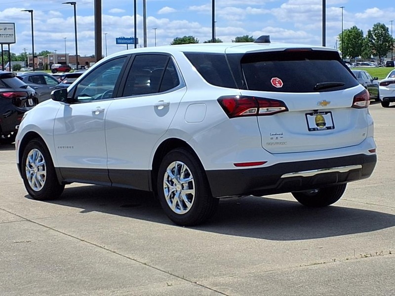 Chevrolet Equinox Vehicle Full-screen Gallery Image 03