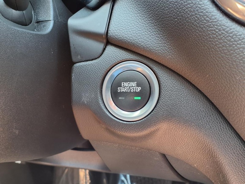 Chevrolet Equinox Vehicle Full-screen Gallery Image 14