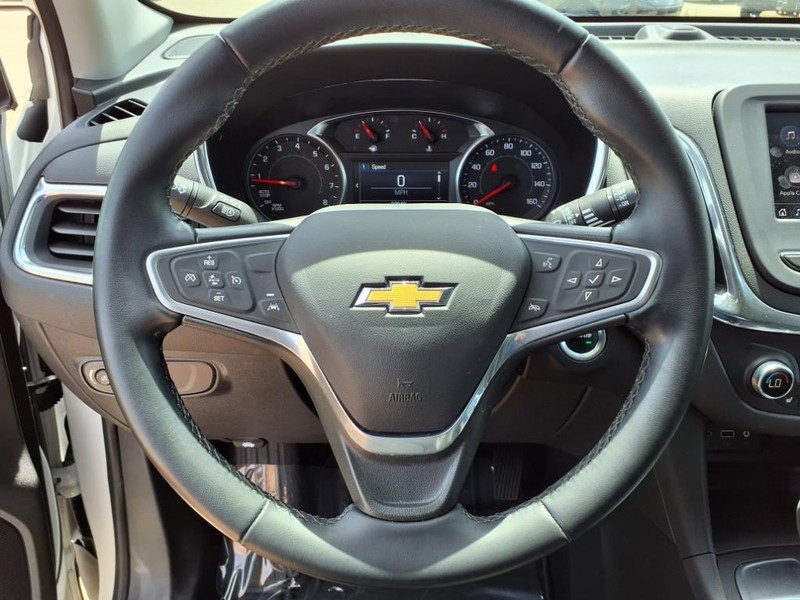 Chevrolet Equinox Vehicle Full-screen Gallery Image 15