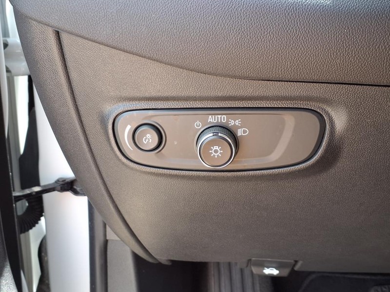 Chevrolet Equinox Vehicle Full-screen Gallery Image 19