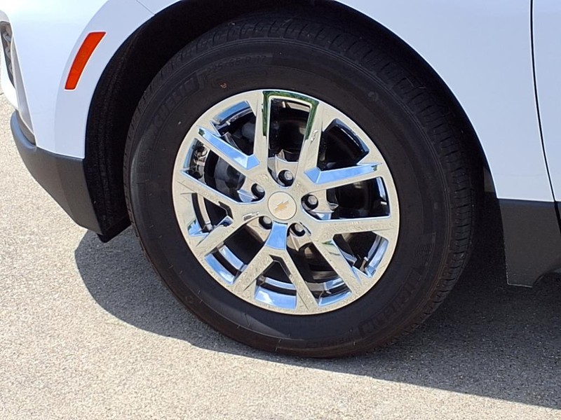 Chevrolet Equinox Vehicle Full-screen Gallery Image 21