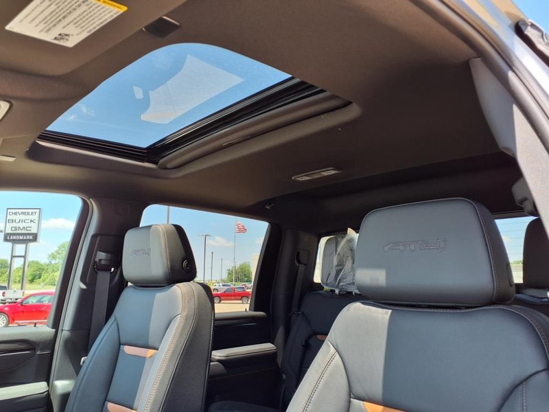 GMC Sierra 2500HD Vehicle Full-screen Gallery Image 6