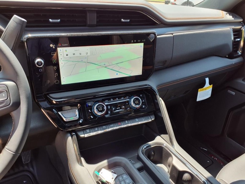 GMC Sierra 2500HD Vehicle Full-screen Gallery Image 7