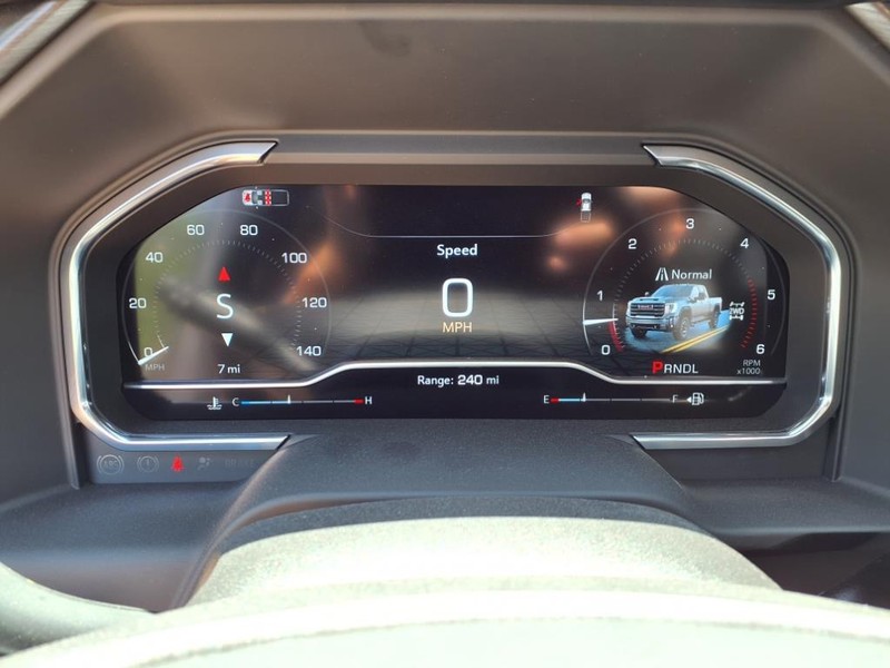 GMC Sierra 2500HD Vehicle Full-screen Gallery Image 17