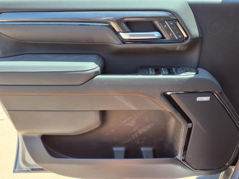 GMC Sierra 2500HD Vehicle Full-screen Gallery Image 19