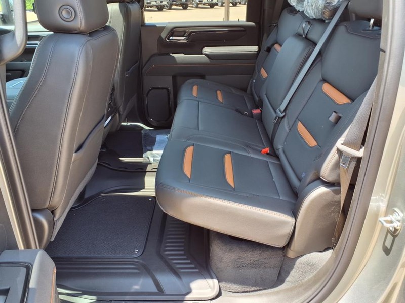 GMC Sierra 2500HD Vehicle Full-screen Gallery Image 22