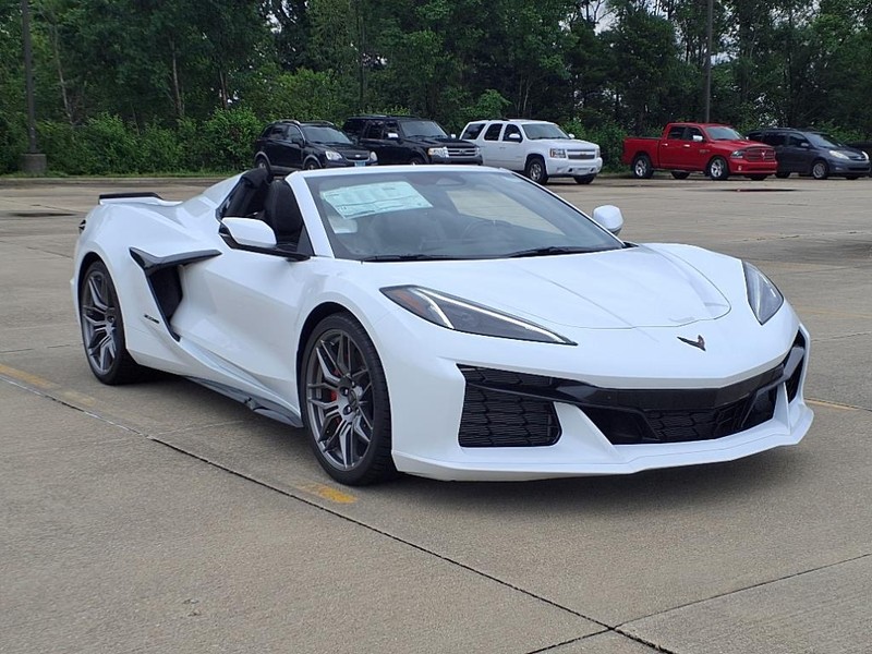 Chevrolet Corvette Vehicle Full-screen Gallery Image 6