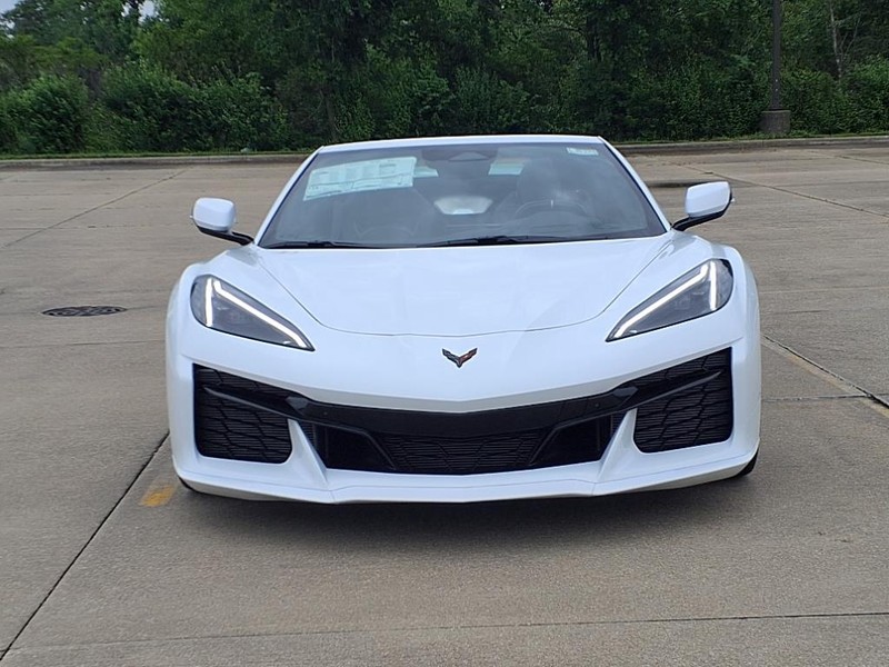 Chevrolet Corvette Vehicle Full-screen Gallery Image 7