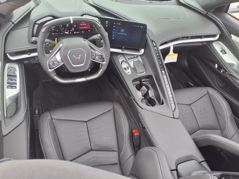 Chevrolet Corvette Vehicle Full-screen Gallery Image 8