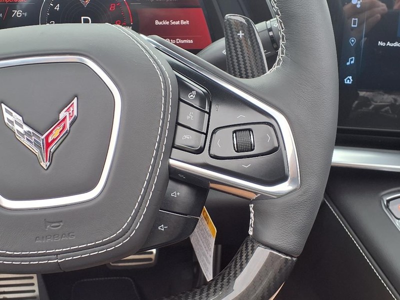 Chevrolet Corvette Vehicle Full-screen Gallery Image 15