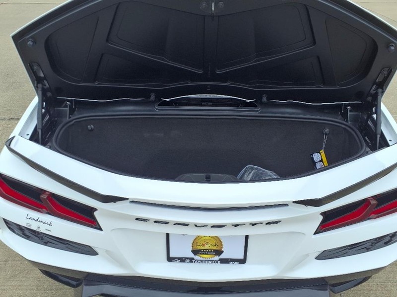 Chevrolet Corvette Vehicle Full-screen Gallery Image 20