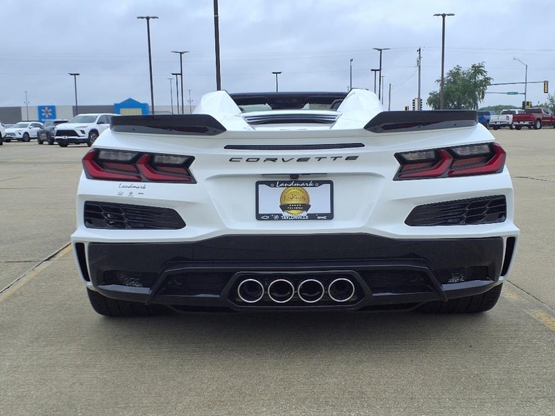 Chevrolet Corvette Vehicle Full-screen Gallery Image 21