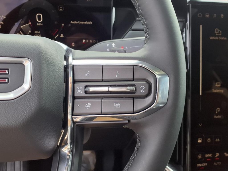 GMC Acadia Vehicle Full-screen Gallery Image 12