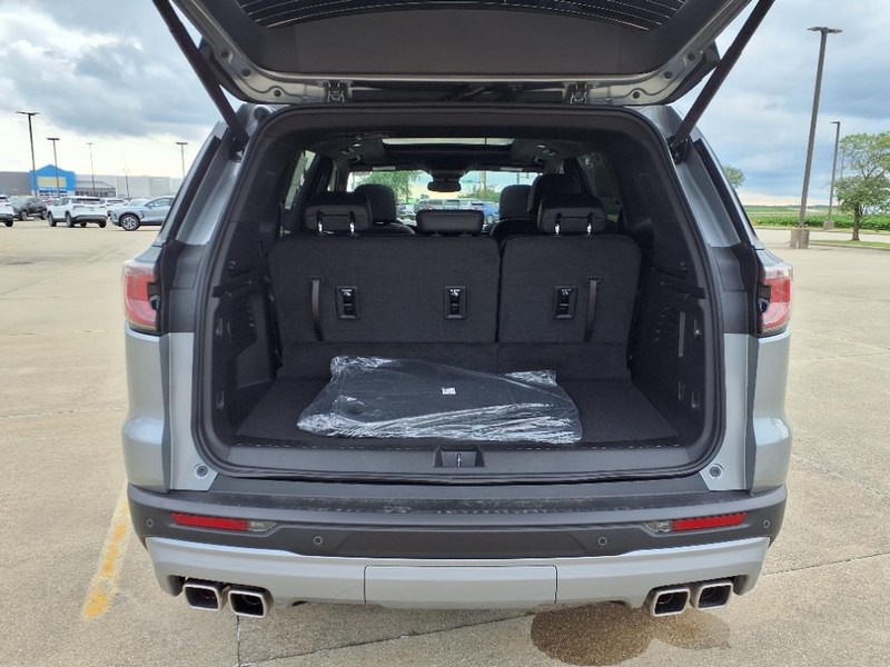 GMC Acadia Vehicle Full-screen Gallery Image 19