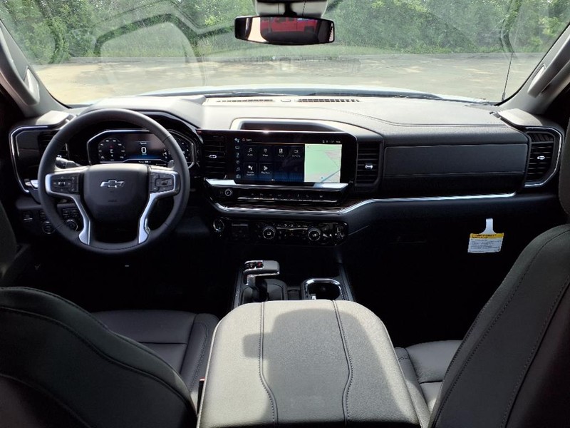 Chevrolet Silverado 1500 Vehicle Full-screen Gallery Image 4