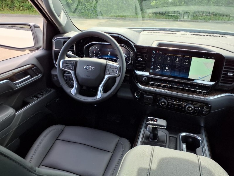 Chevrolet Silverado 1500 Vehicle Full-screen Gallery Image 7