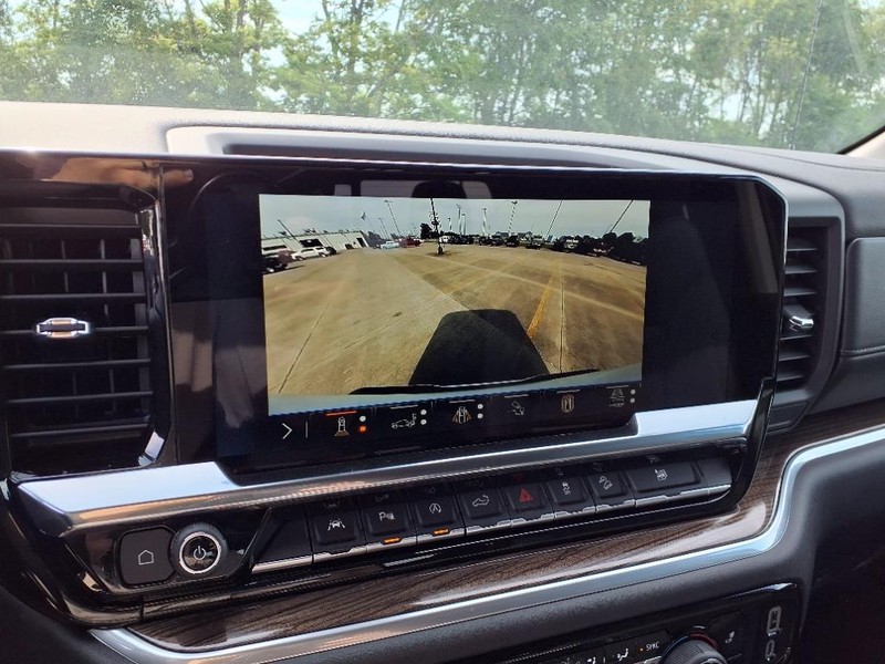 Chevrolet Silverado 1500 Vehicle Full-screen Gallery Image 9