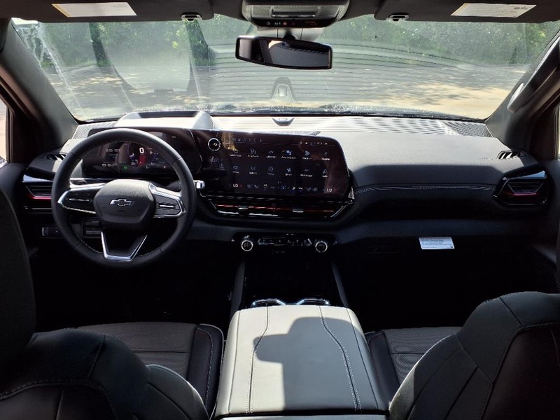 Chevrolet Silverado EV Vehicle Full-screen Gallery Image 4