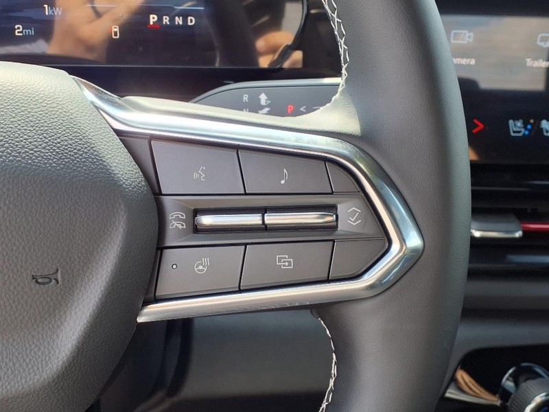 Chevrolet Silverado EV Vehicle Full-screen Gallery Image 12