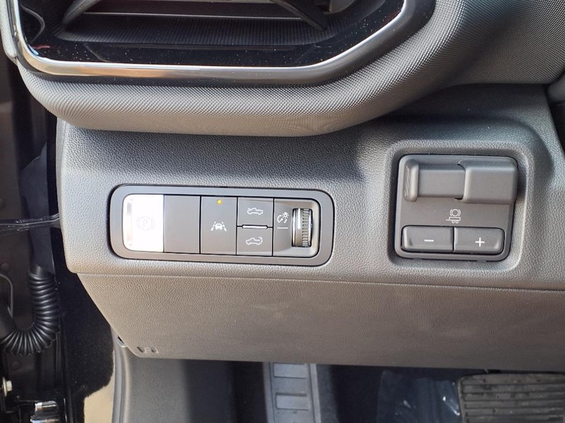 Chevrolet Silverado EV Vehicle Full-screen Gallery Image 14