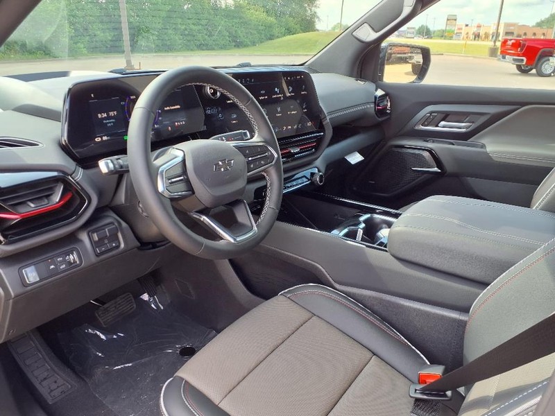 Chevrolet Silverado EV Vehicle Full-screen Gallery Image 16