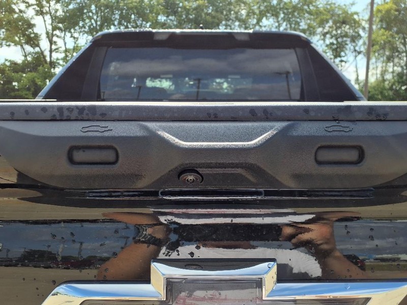 Chevrolet Silverado EV Vehicle Full-screen Gallery Image 18