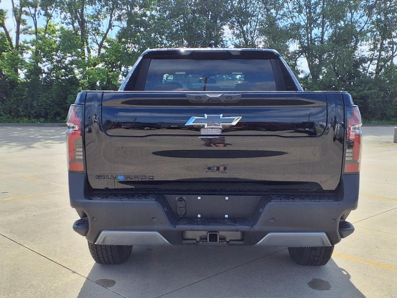 Chevrolet Silverado EV Vehicle Full-screen Gallery Image 20