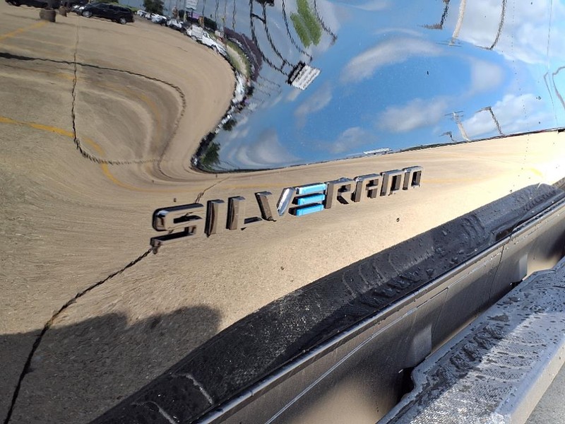 Chevrolet Silverado EV Vehicle Full-screen Gallery Image 22