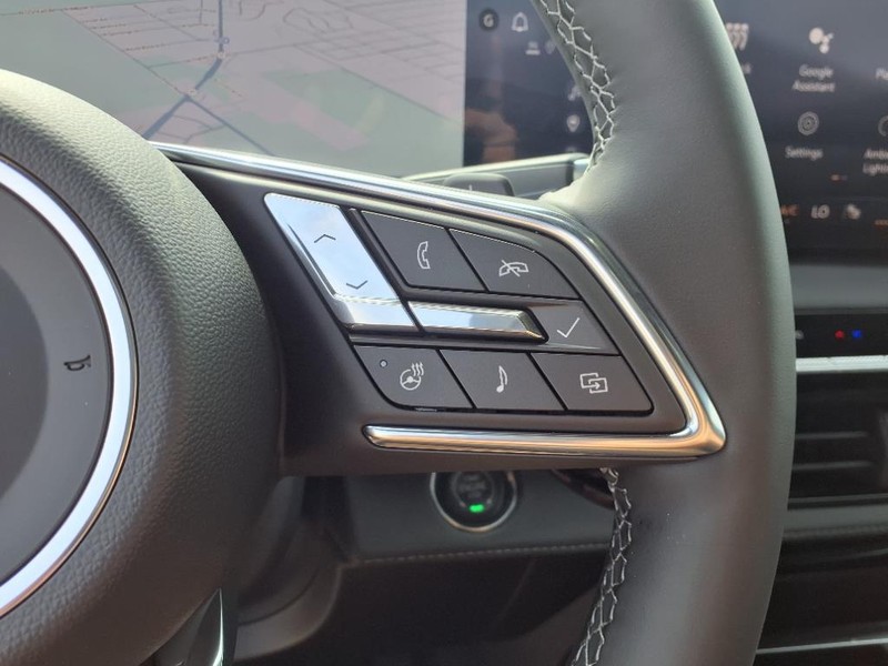 Buick Enclave Vehicle Full-screen Gallery Image 13