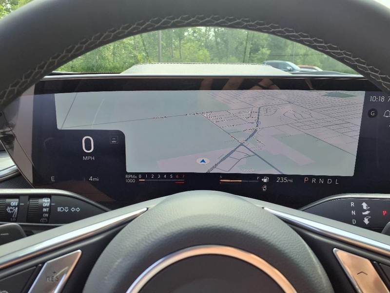 Buick Enclave Vehicle Full-screen Gallery Image 14