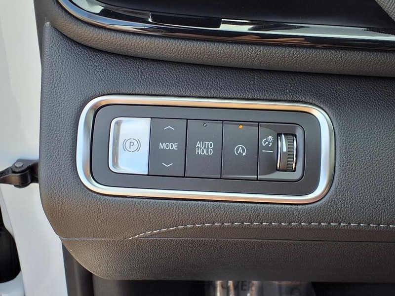 Buick Enclave Vehicle Full-screen Gallery Image 15