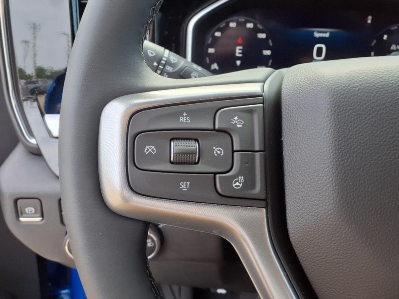 Chevrolet Silverado 1500 Vehicle Full-screen Gallery Image 11