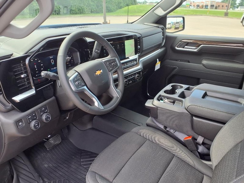 Chevrolet Silverado 1500 Vehicle Full-screen Gallery Image 16