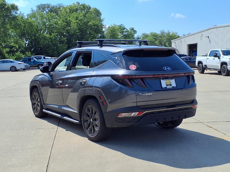 Hyundai Tucson Vehicle Full-screen Gallery Image 3