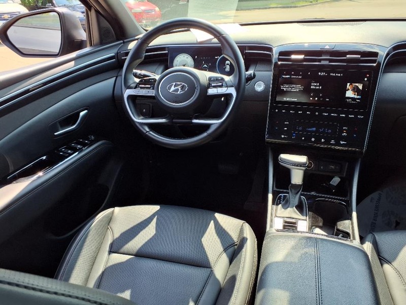 Hyundai Tucson Vehicle Full-screen Gallery Image 11