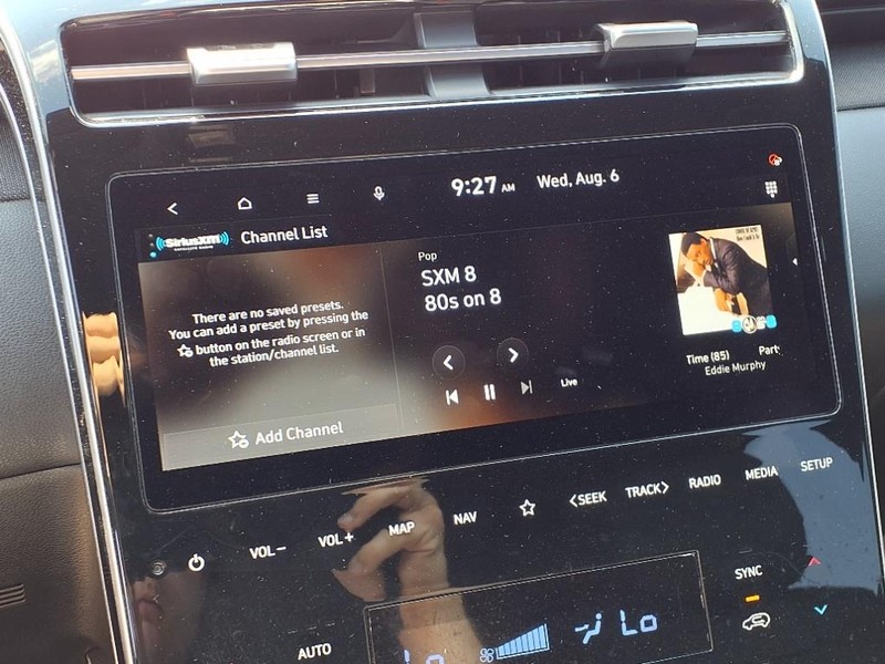 Hyundai Tucson Vehicle Full-screen Gallery Image 12