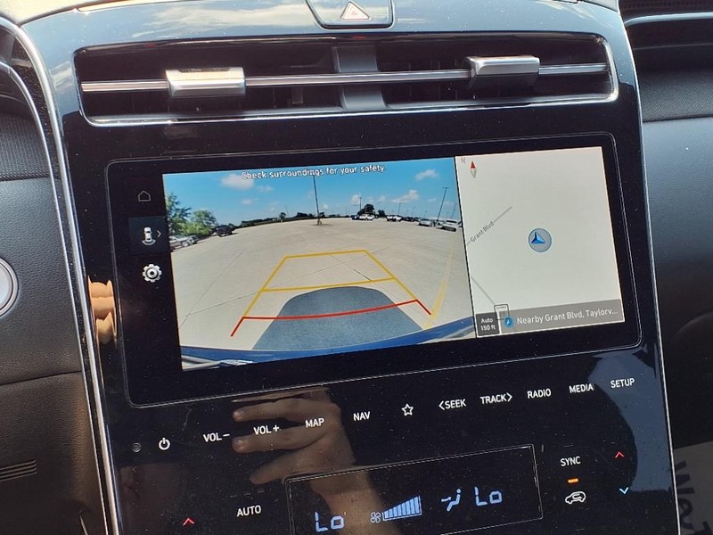 Hyundai Tucson Vehicle Full-screen Gallery Image 13