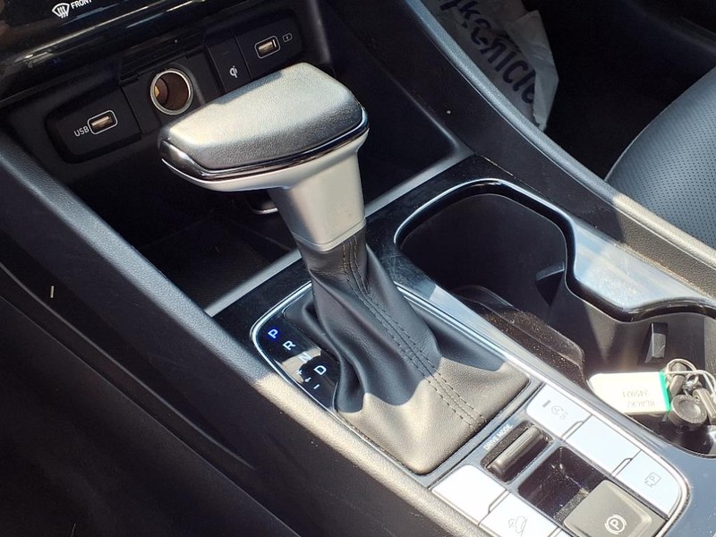 Hyundai Tucson Vehicle Full-screen Gallery Image 15