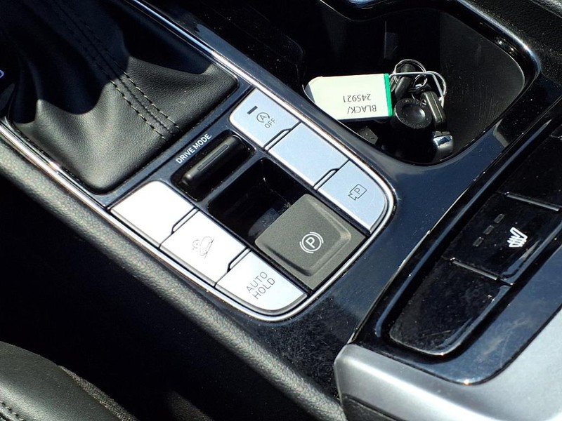 Hyundai Tucson Vehicle Full-screen Gallery Image 16