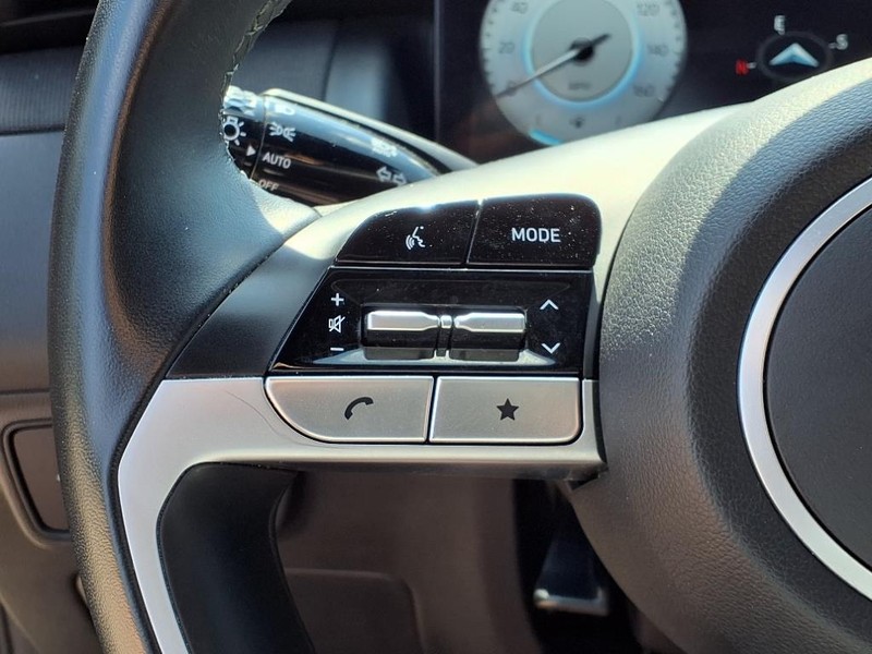 Hyundai Tucson Vehicle Full-screen Gallery Image 17