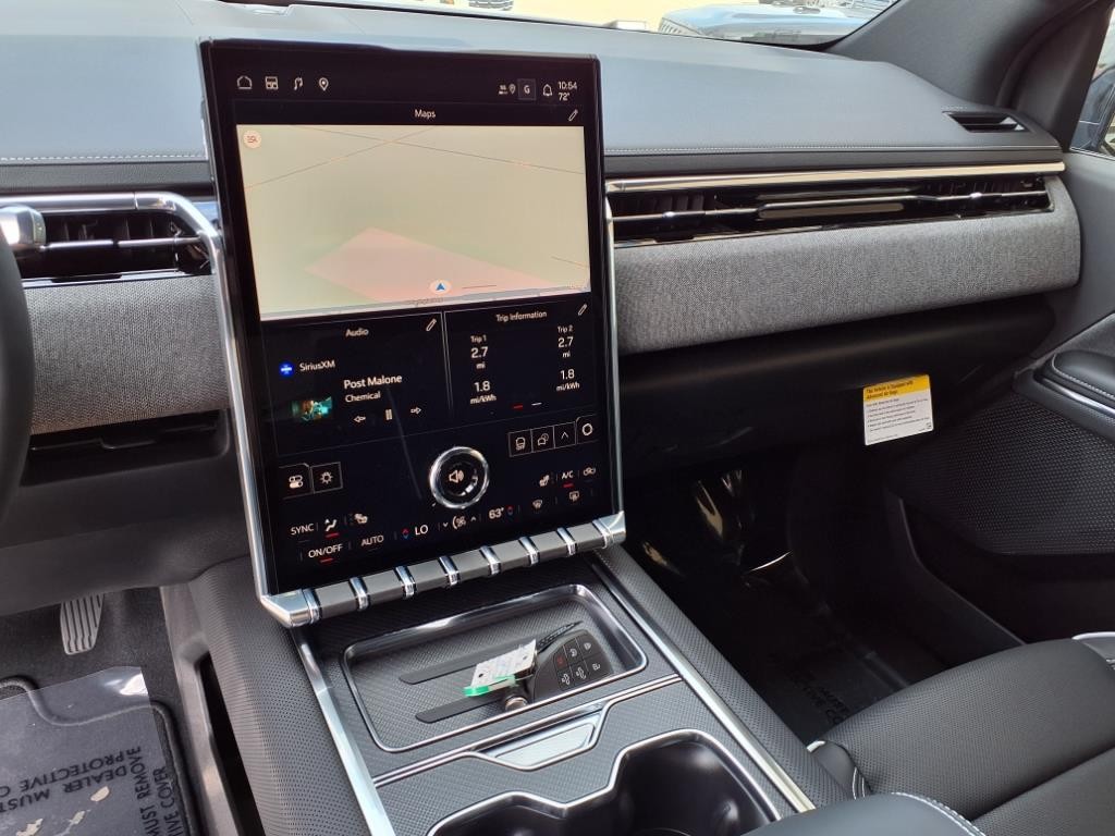 GMC Sierra EV Vehicle Full-screen Gallery Image 5