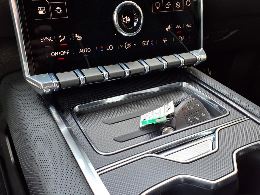 GMC Sierra EV Vehicle Full-screen Gallery Image 13