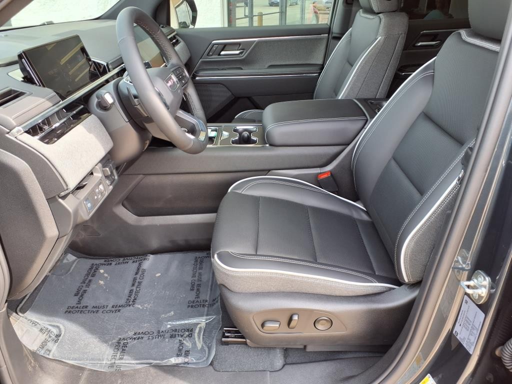 GMC Sierra EV Vehicle Full-screen Gallery Image 21